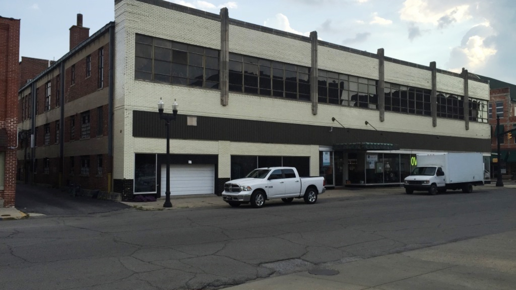 Building in front of older street